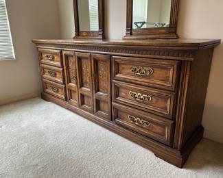 BUY IT NOW: $125 Burlington House Dresser and Mirrors