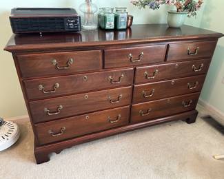BUY IT NOW: $200 Queen Anne-style Dresser 