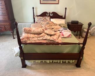 BUY IT NOW: $300 Queen Anne-style Queen Size Bed