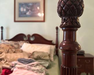 BUY IT NOW: $300 Queen Anne-style Queen Size Bed