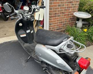 2004 Yamaha Vino 125 Scooter; 19,491 miles 
