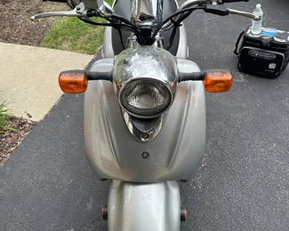 2004 Yamaha Vino 125 Scooter; 19,491 miles 