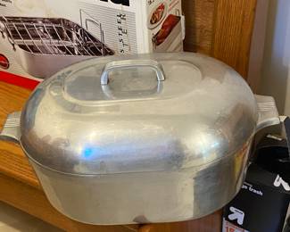 Vintage Wagner-Ware Pot with Lid