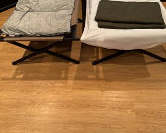 Folding camping cot-with pad