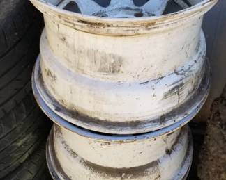 15x10
5x5 bolt pattern 