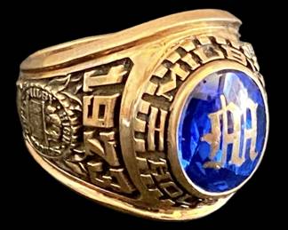 Balfour 10K Class Ring
