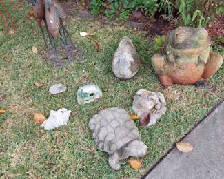 lawn/garden sculptures