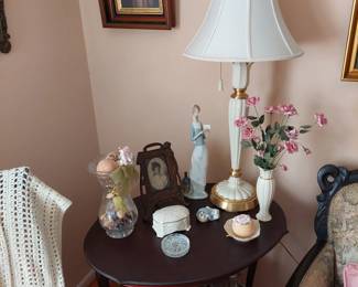 Victoria, two-tiered, oval parlor table