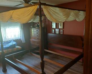 4-post, mahogany, king-size, canopy bed