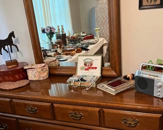 Dresser for queen bed set- beautiful 