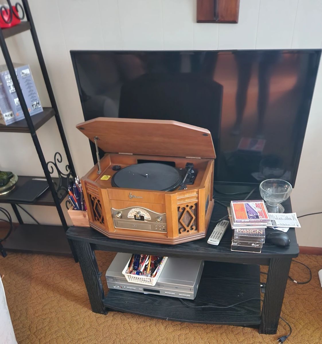 TV, TV STAND,RECORD PLAYER