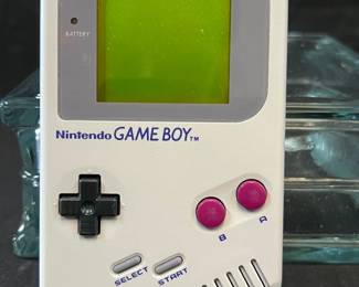 011 Nintendo Game Boy.