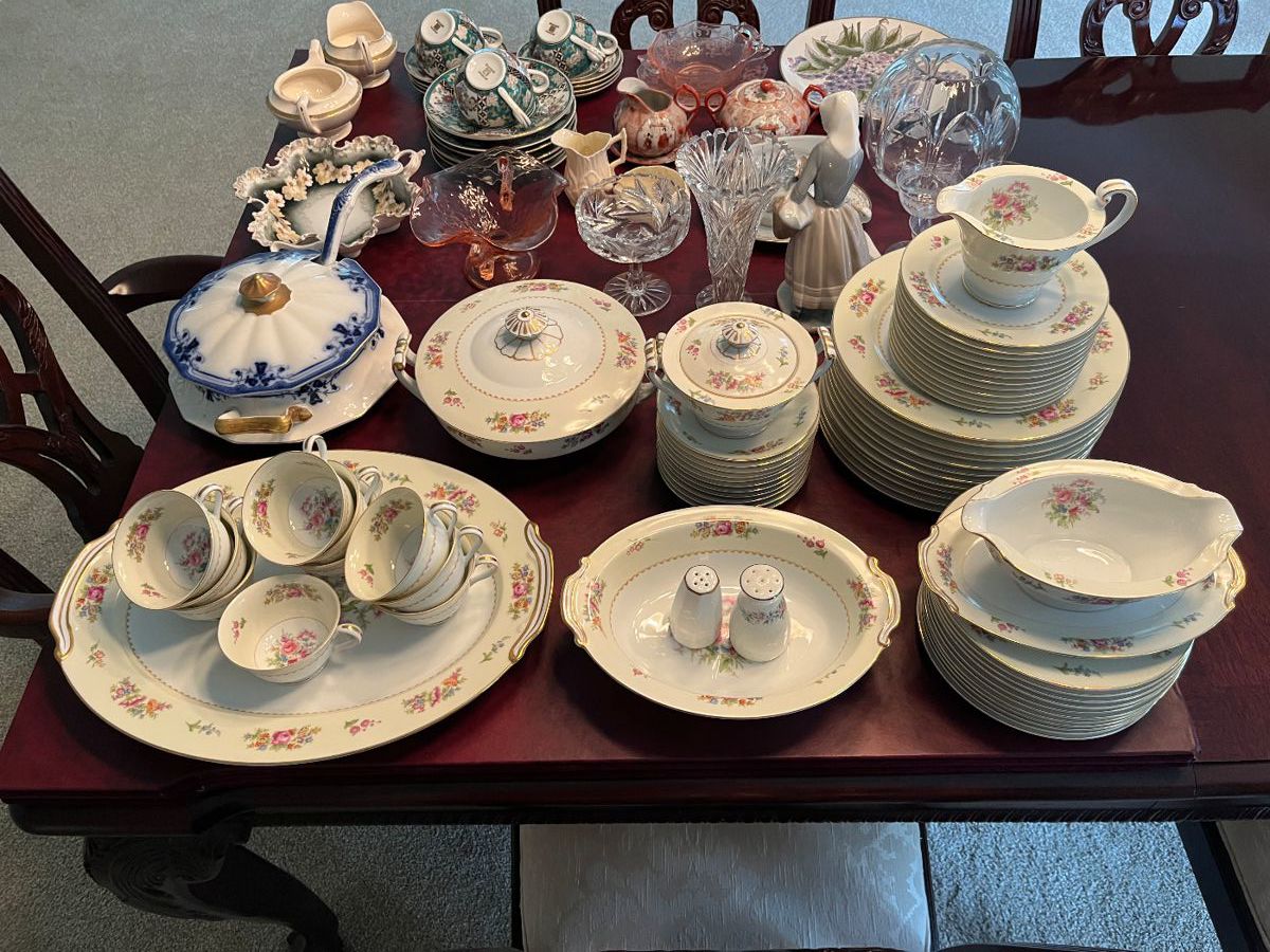 Large set of Noritake china.