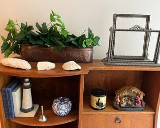 Large selection of quality home decor, both vintage and contemporary.