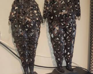 ALL ITEMS BELOW THIS POINT ARE 10 MINUTES AWAY FROM THE SALE AND CAN BE SEEN BETWEEN 10AM AND 6PM