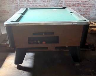 Dynamo Pool Table Including Rack, Cues, Balls, And Cue Covers