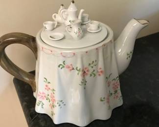 Charming Tea Pot Collections