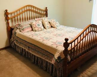 Windsor Bed by Kincaid/Lazy Boy