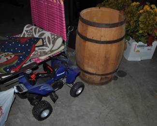 Wood barrel and remote car