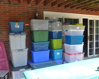 Numerous storage containers