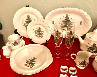 Set of Christmas dishes