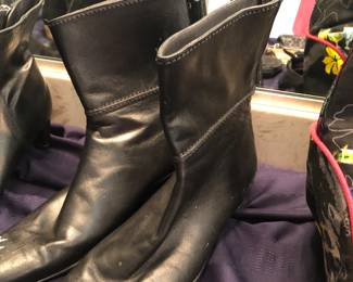 Ladies boots