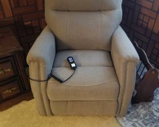 Ashley furniture lift recliner for a small person