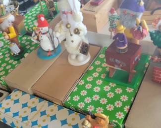 Steinbach smokers and nutcracker 