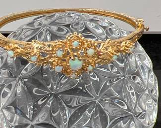 14 K yellow gold with opals 9.2 DWT