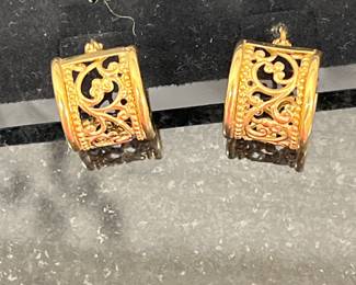 18 K earrings 