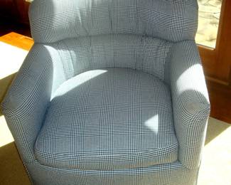 Swivel rocker