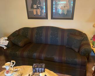 Part of 3 matching pieces