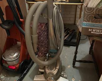 Vintage Kirby w/all it’s parts 