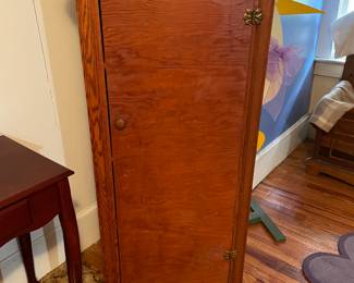 Cool cabinet with shelves