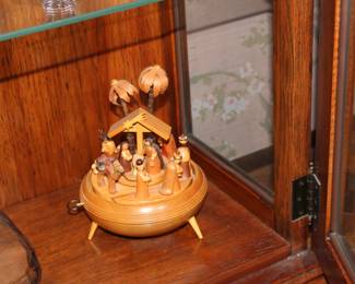 Erzgebirge vintage musical box