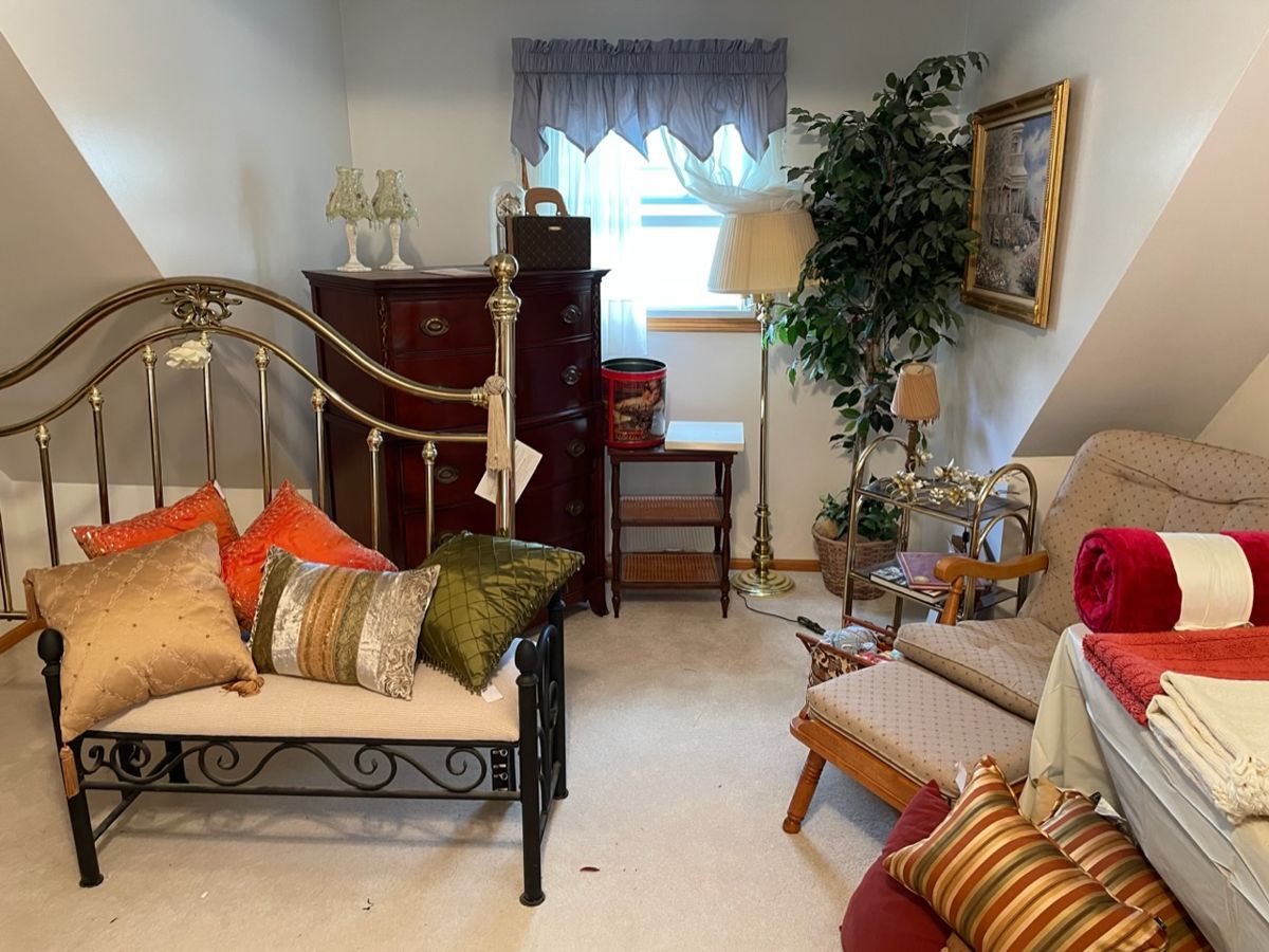 Chicago Mt. Greenwood Estate Sale, Furniture,... starts on 10/6/2023