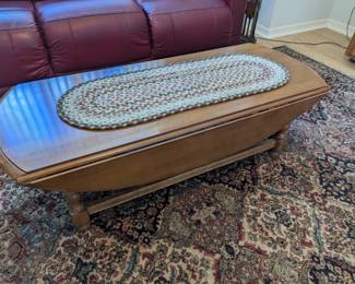 Drop leaf coffee table