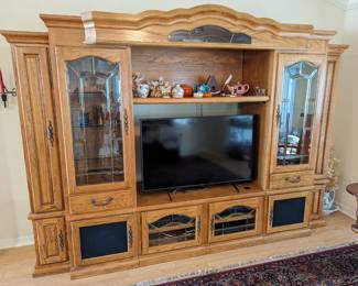 Entertainment center