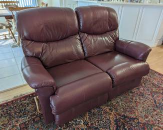Lay-z-boy manual reclining loveseat