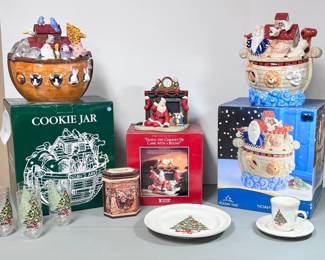 Noahs Ark Cookie Jars Plus Christmas Dish Set