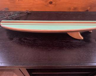 Surfboard shelf
