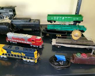 Assorted model train cars (Lionel and others)