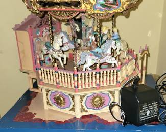 Musical animated Carousel Royale