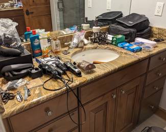 Men's clippers and other bathroom items