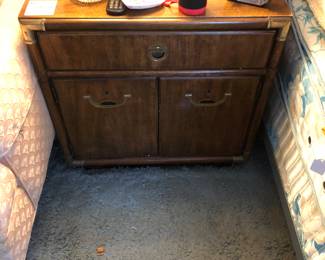 Pair of cabinets 