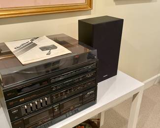 Electronics -Quasar music system