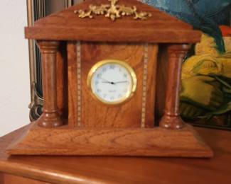 mantle Clock
