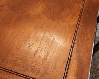 table expands on each end