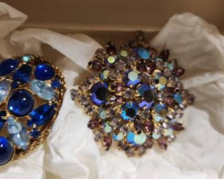 gorgeous vintage brooches