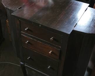 Martha Washing Sewing Stand